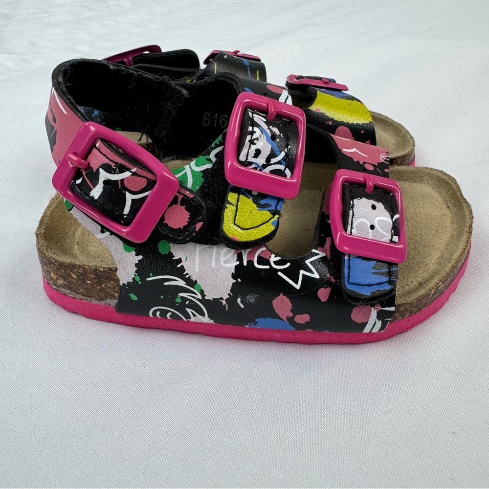 Vibrant Kids Sandals with Pink Buckles